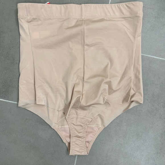 Spanx Shapewear 1X - Picture 2 of 5